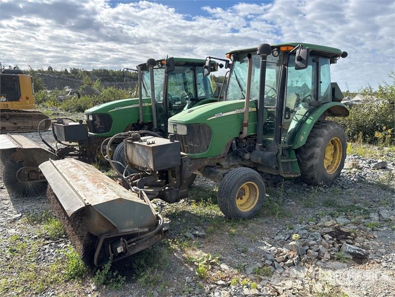 John Deere 5225 İç mekan süpürme makineleri