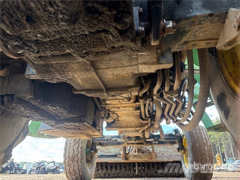 John Deere 5225 Внутрішні підмітальні машини