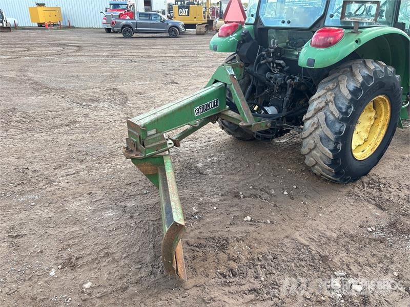 John Deere 5225 2WD Utility Tractor Tractores compactos