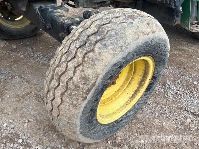 John Deere 5225 2WD Utility Tractor Compact tractors