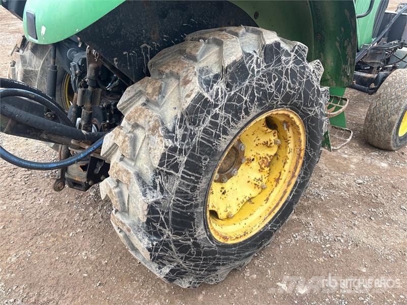 John Deere 5225 2WD Utility Tractor Compact tractors
