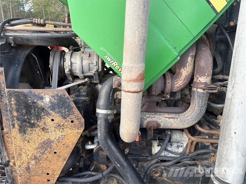 John Deere 5225 2WD Utility Tractor Tractores compactos