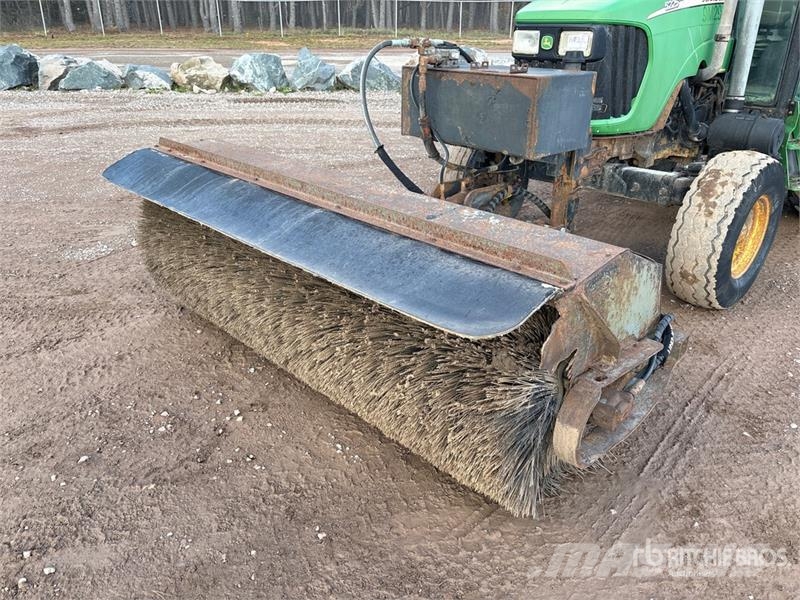 John Deere 5225 2WD Utility Tractor Tractores compactos