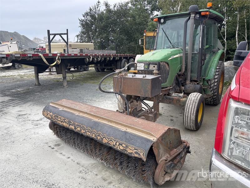 John Deere 5325 Broom Tractor Lakaisukoneet sisäkäyttöön