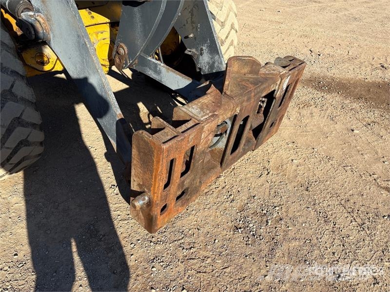 John Deere 544J Wheel Loader Фронтальні навантажувачі