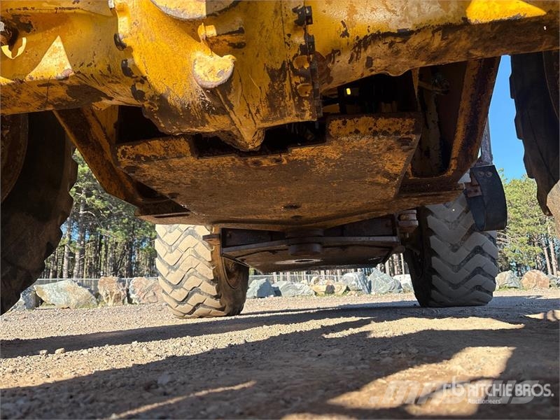 John Deere 544J Wheel Loader Фронтальні навантажувачі