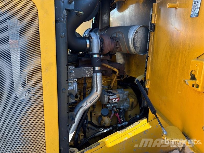 John Deere 544J Wheel Loader Фронтальні навантажувачі