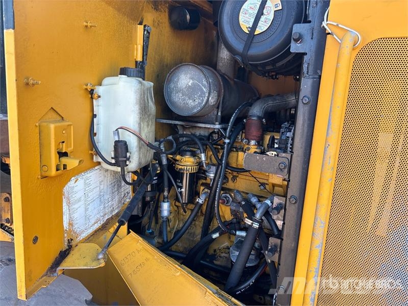 John Deere 544J Wheel Loader Фронтальні навантажувачі