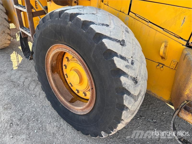 John Deere 544J Wheel Loader Фронтальні навантажувачі