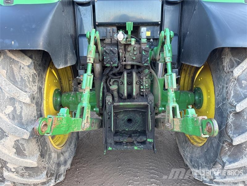 John Deere 6115M Traktorji