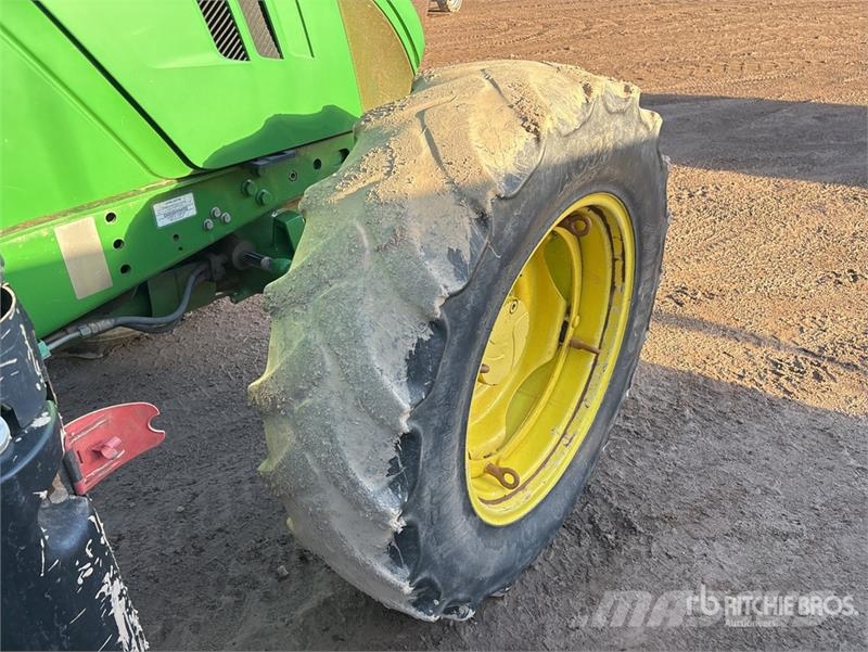 John Deere 6115M Traktorji