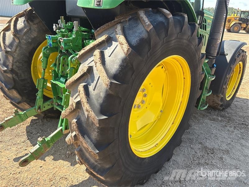 John Deere 6115M Трактори