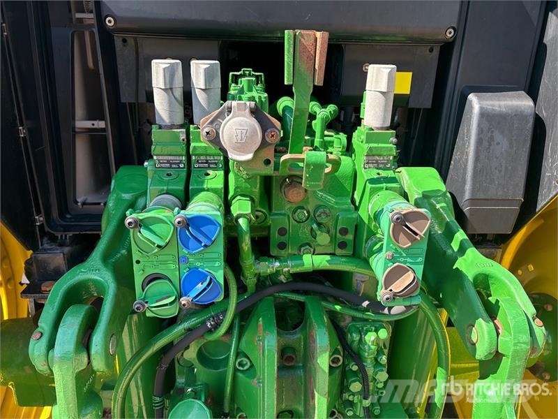John Deere 6115M Трактори