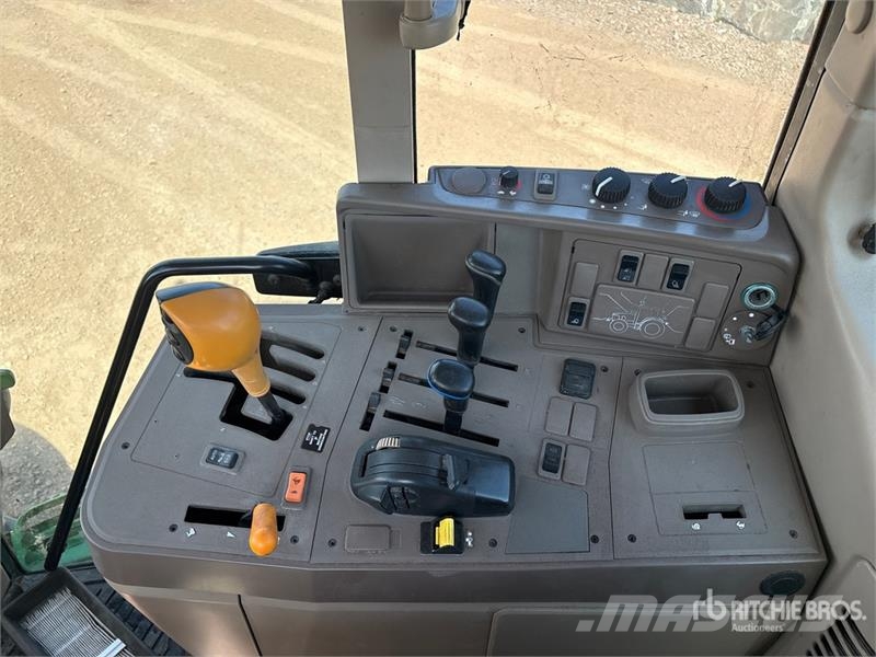 John Deere 6115M Трактори