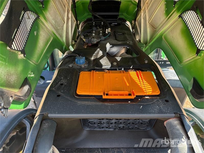 John Deere 6115M Трактори