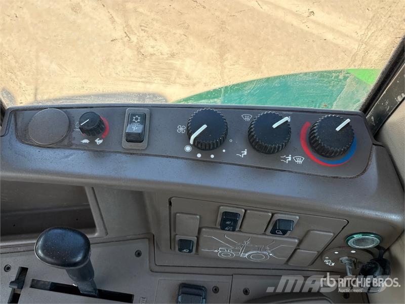 John Deere 6115M Трактори