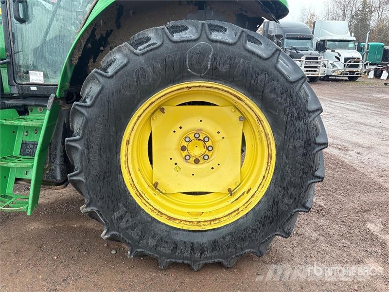John Deere 6120M 4WD Tractor (Inoperable) 曳引機