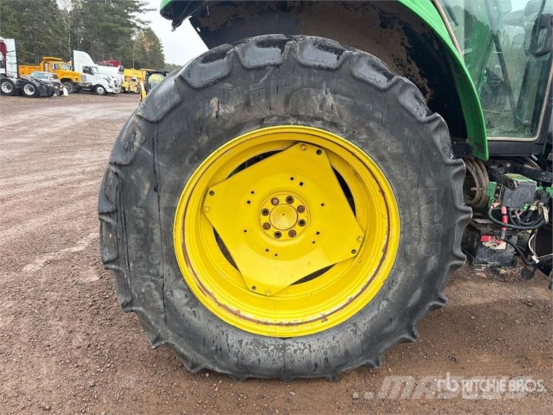 John Deere 6120M 4WD Tractor (Inoperable) 曳引機