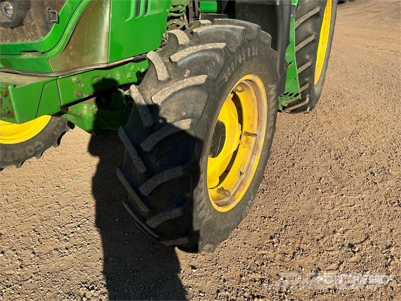 John Deere 6120M 4WD Tractor (Inoperable) الجرارات
