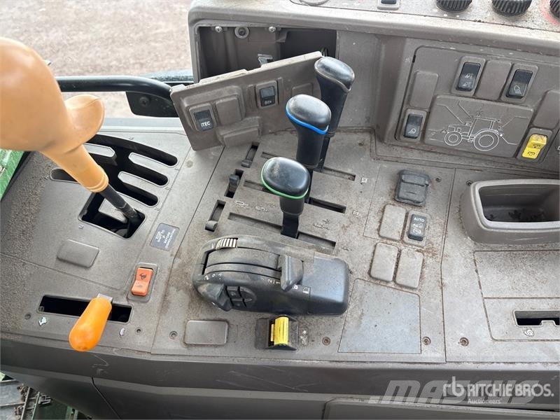 John Deere 6120M 4WD Tractor (Inoperable) 曳引機