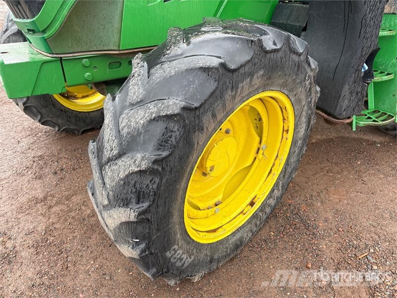John Deere 6120M 4WD Tractor (Inoperable) 曳引機