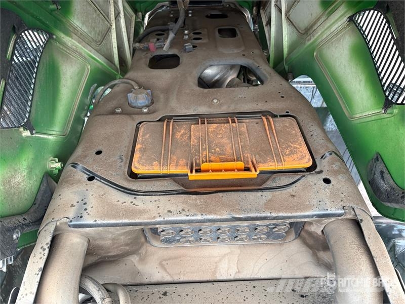 John Deere 6120M 4WD Tractor (Inoperable) 曳引機