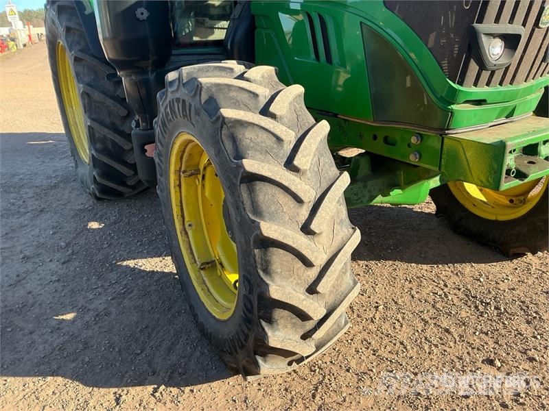 John Deere 6120M 4WD Tractor (Inoperable) الجرارات