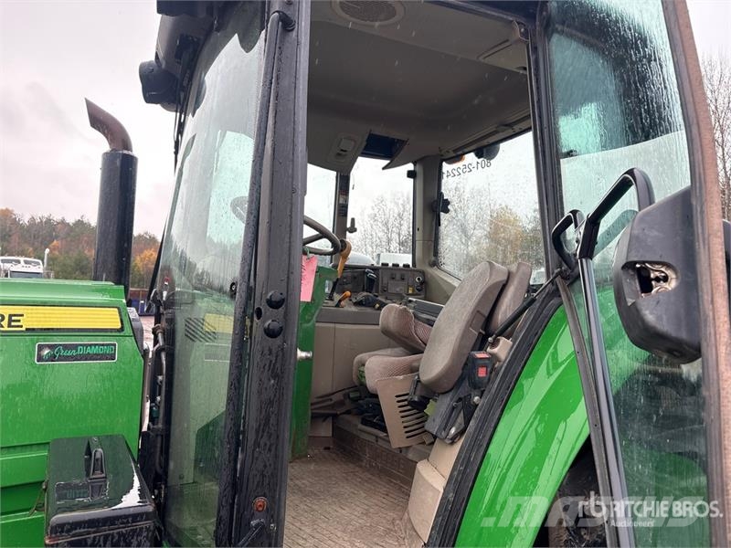 John Deere 6120M 4WD Tractor (Inoperable) 曳引機