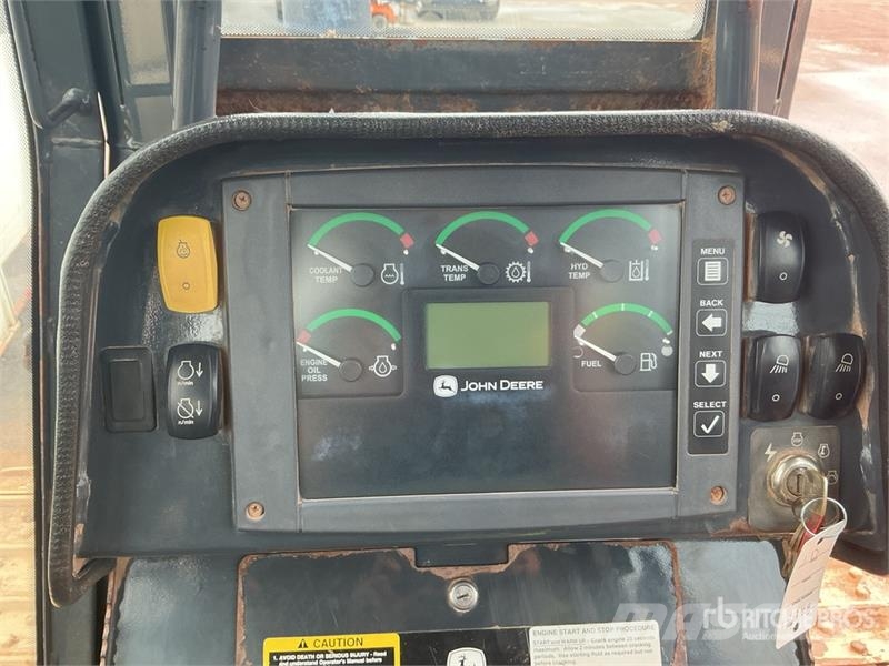 John Deere 750J Crawler Dozer بلدوزرات مجنزرة