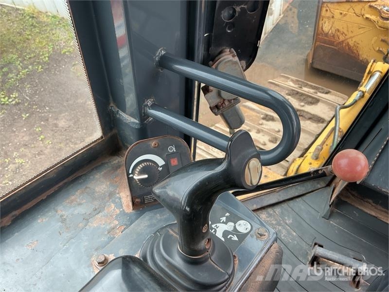 John Deere 750J Crawler Dozer بلدوزرات مجنزرة