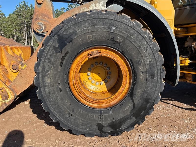 John Deere 824K Wheel Loader Kolové nakladače