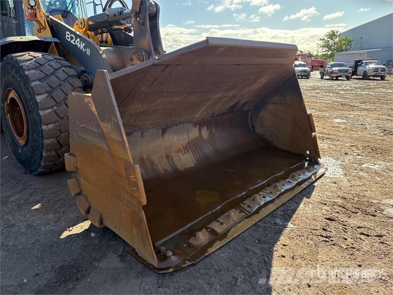 John Deere 824K Wheel Loader Kolové nakladače