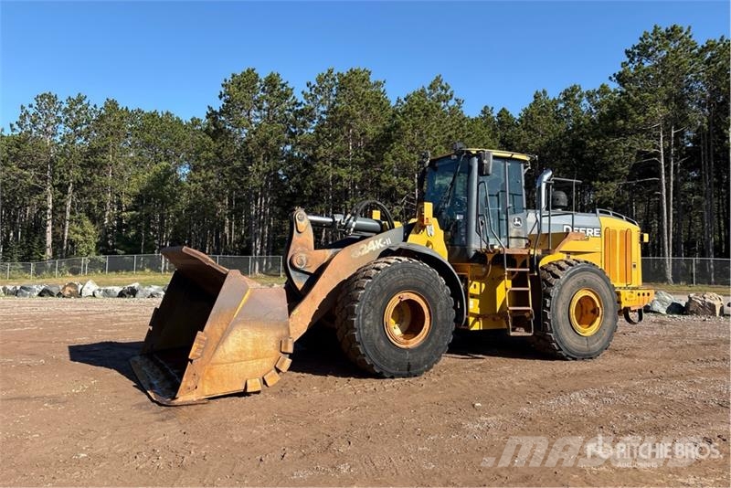 John Deere 824K Wheel Loader Kolové nakladače
