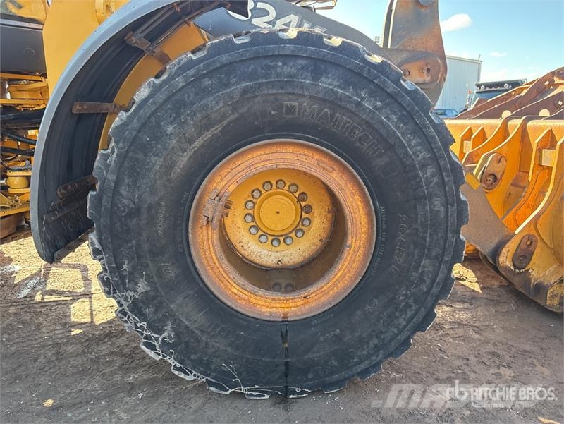 John Deere 824K Wheel Loader Kolové nakladače