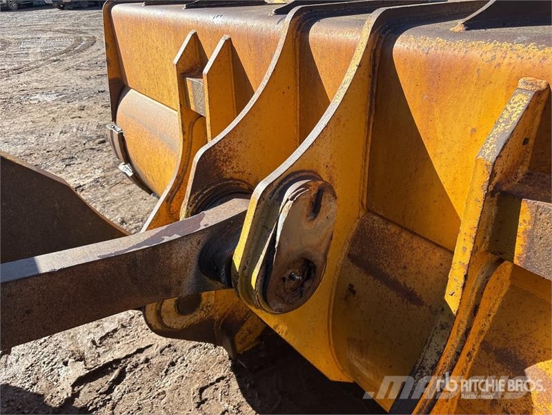 John Deere 824K Wheel Loader Kolové nakladače