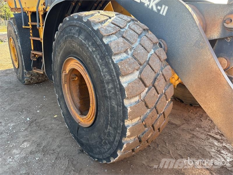 John Deere 824K Wheel Loader Kolové nakladače