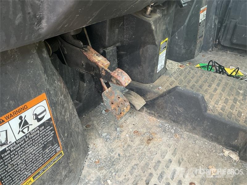 John Deere XUV835M 4x4 Utility Vehicle Pomožni stroji