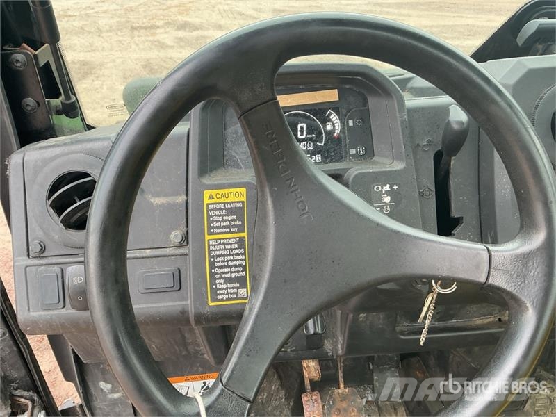 John Deere XUV835M 4x4 Utility Vehicle Pomožni stroji