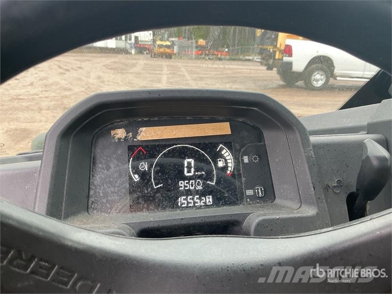John Deere XUV835M 4x4 Utility Vehicle Pomožni stroji