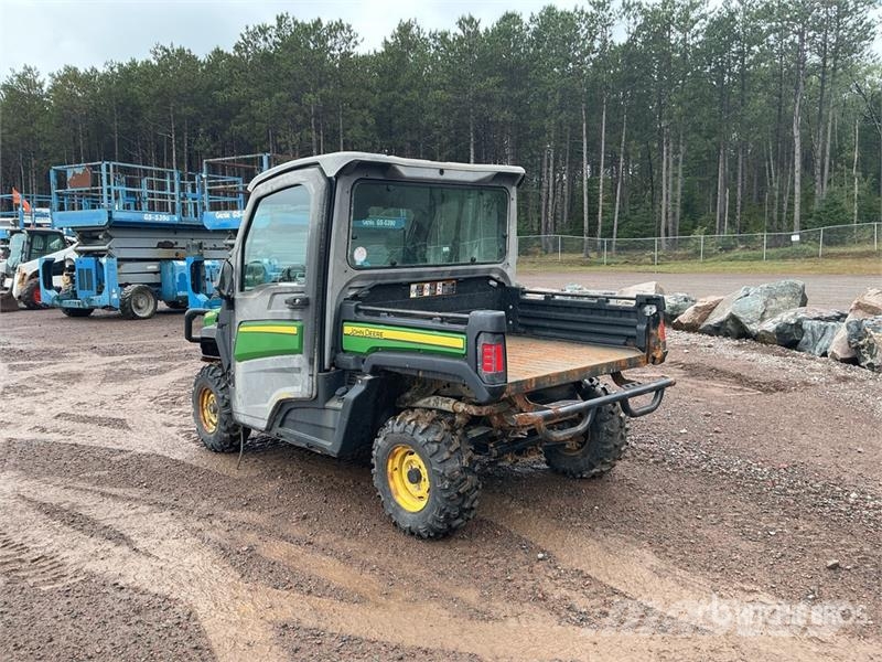 John Deere XUV835M 4x4 Utility Vehicle Pomožni stroji