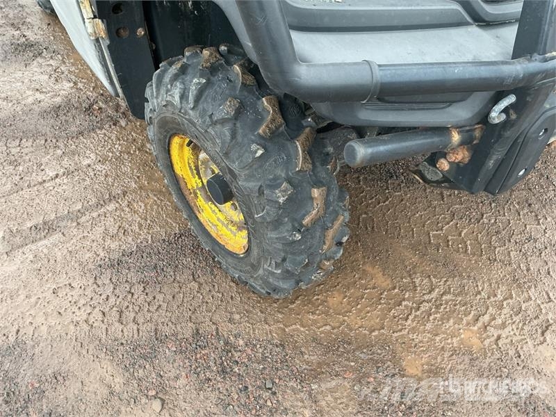 John Deere XUV835M 4x4 Utility Vehicle Pomožni stroji