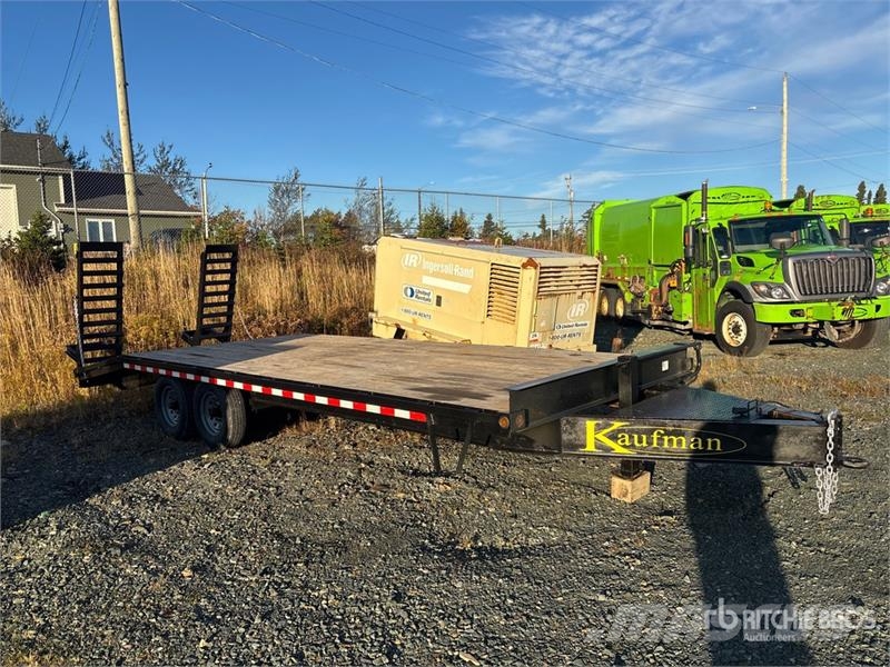 Kaufman 23 ft T/A Equipment Trailer مقطورات مركبات نقل