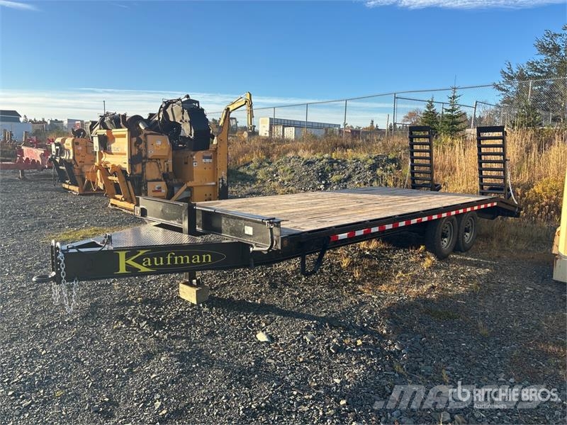 Kaufman 23 ft T/A Equipment Trailer مقطورات مركبات نقل