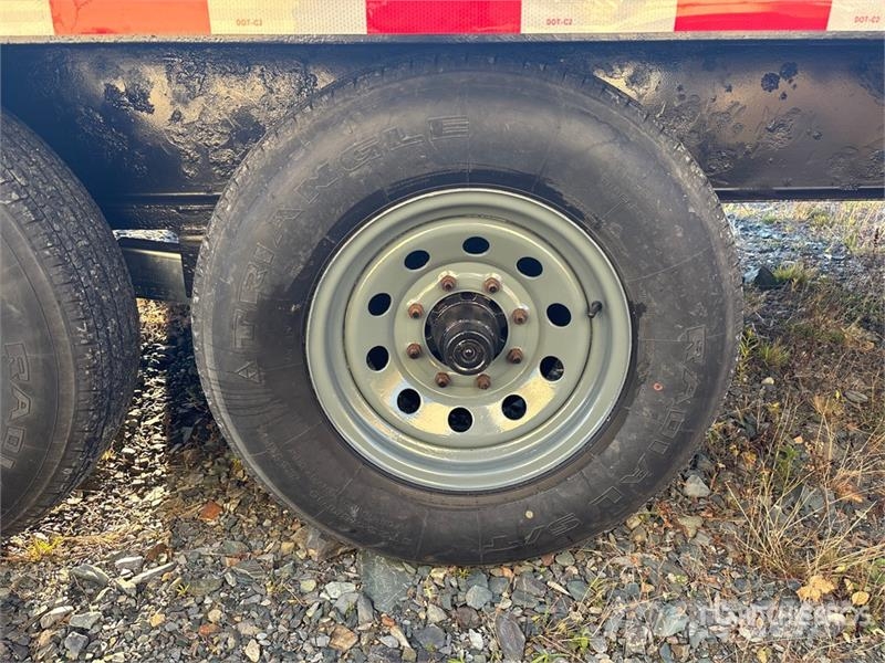 Kaufman 23 ft T/A Equipment Trailer مقطورات مركبات نقل
