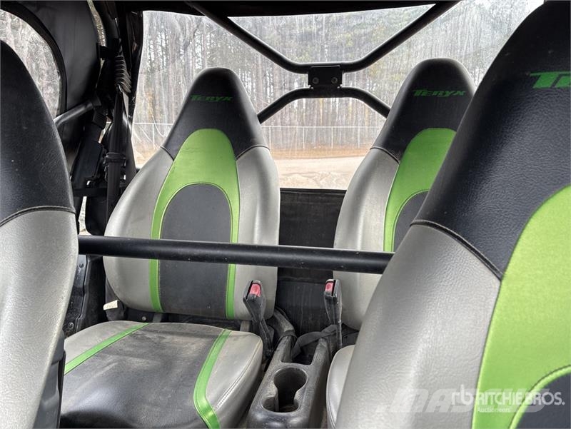 Kawasaki TERYX 4 800 4x4 Side By Side Voiture