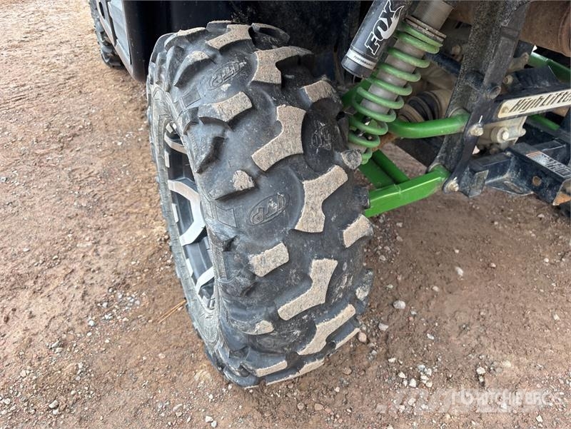 Kawasaki TERYX 4 800 4x4 Side By Side Voiture