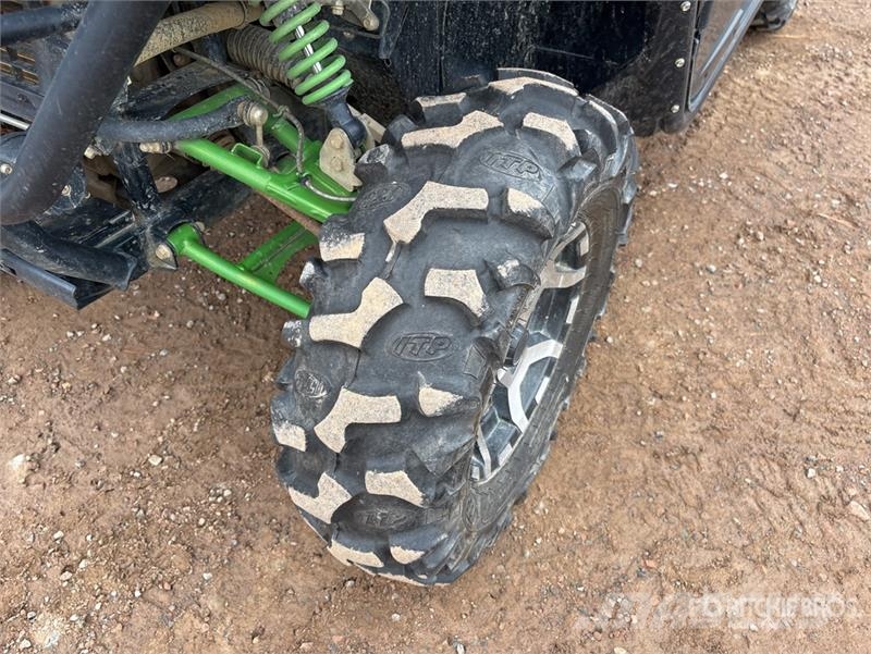Kawasaki TERYX 4 800 4x4 Side By Side Voiture