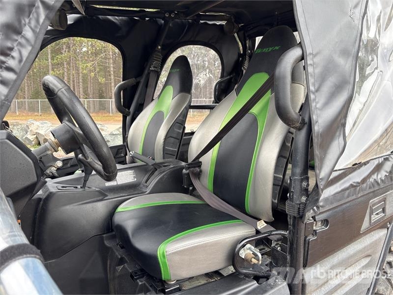 Kawasaki TERYX 4 800 4x4 Side By Side Voiture
