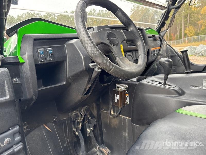 Kawasaki TERYX 4 800 4x4 Side By Side Voiture