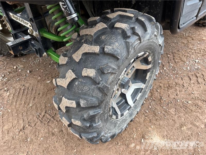 Kawasaki TERYX 4 800 4x4 Side By Side Voiture
